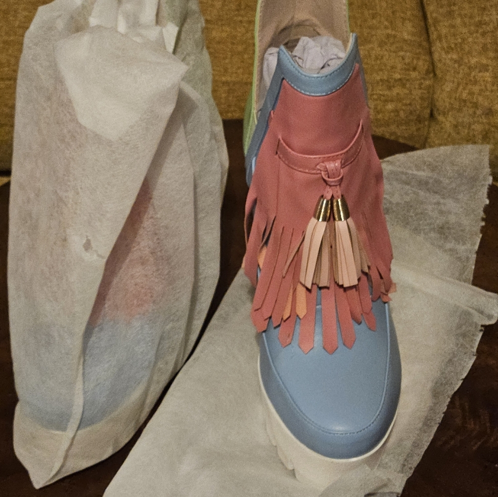 NWOTs Azela Wang Chunky Heel Pastel Boot Shoe Size 9 - Picture 4 of 4